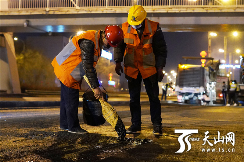 乌鲁木齐市全面启动春季道路集中修补工作 预计四月底结束